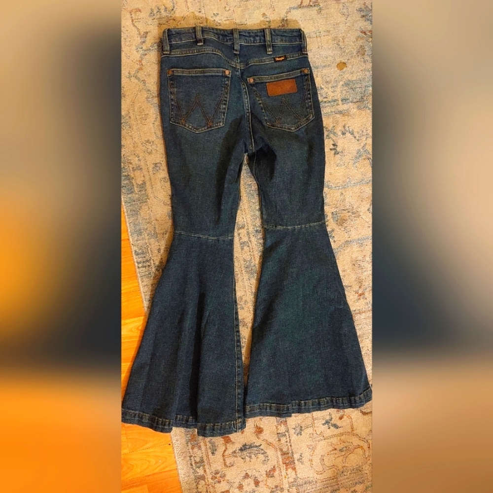 Wrangler womens vintage cut flare jeans 25x30